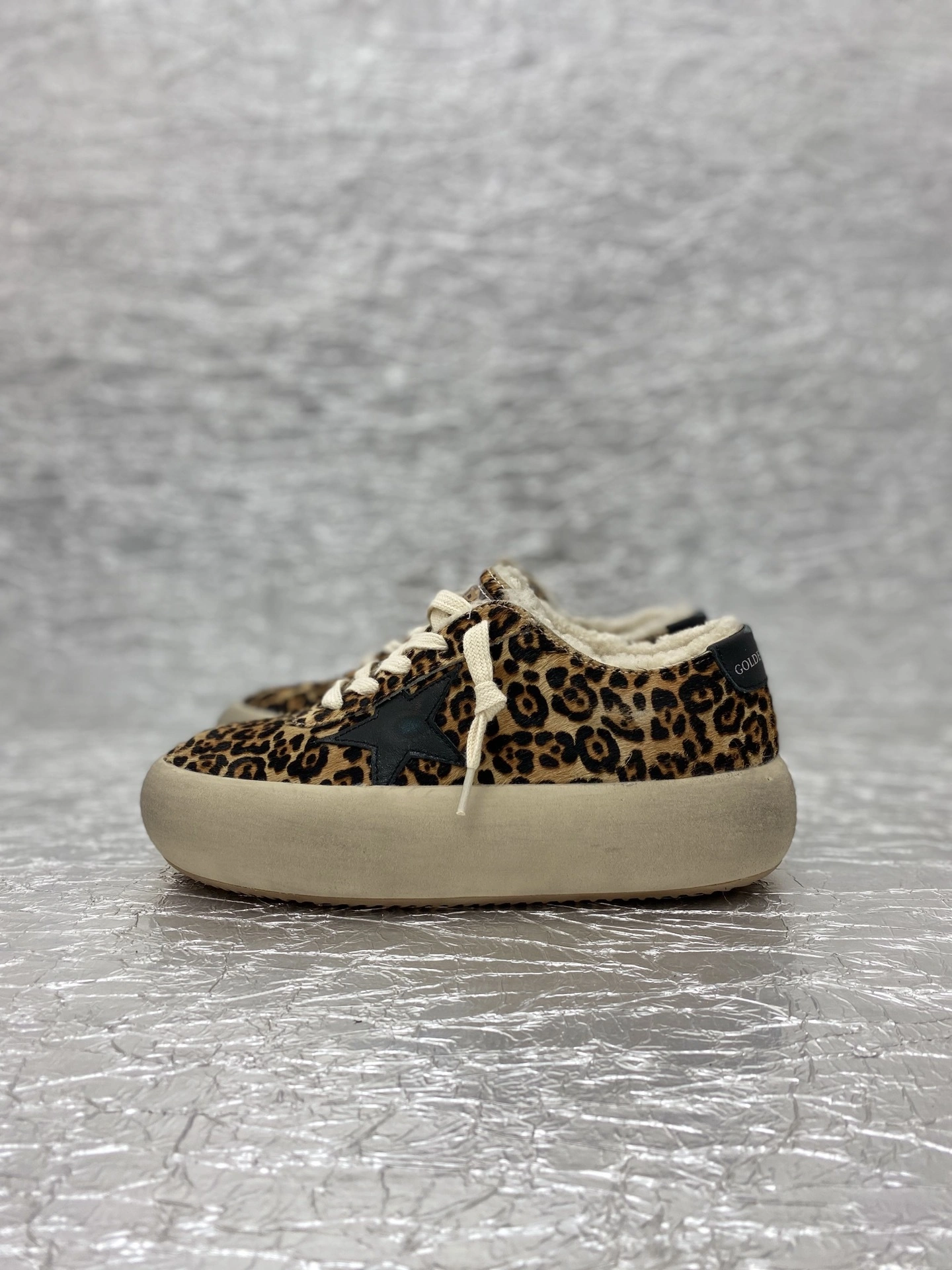 OOBB-- 6642 GWF00346.F002996.81472 GMF00346.F002996.81472 Space cowhide item:E-X362J2902T